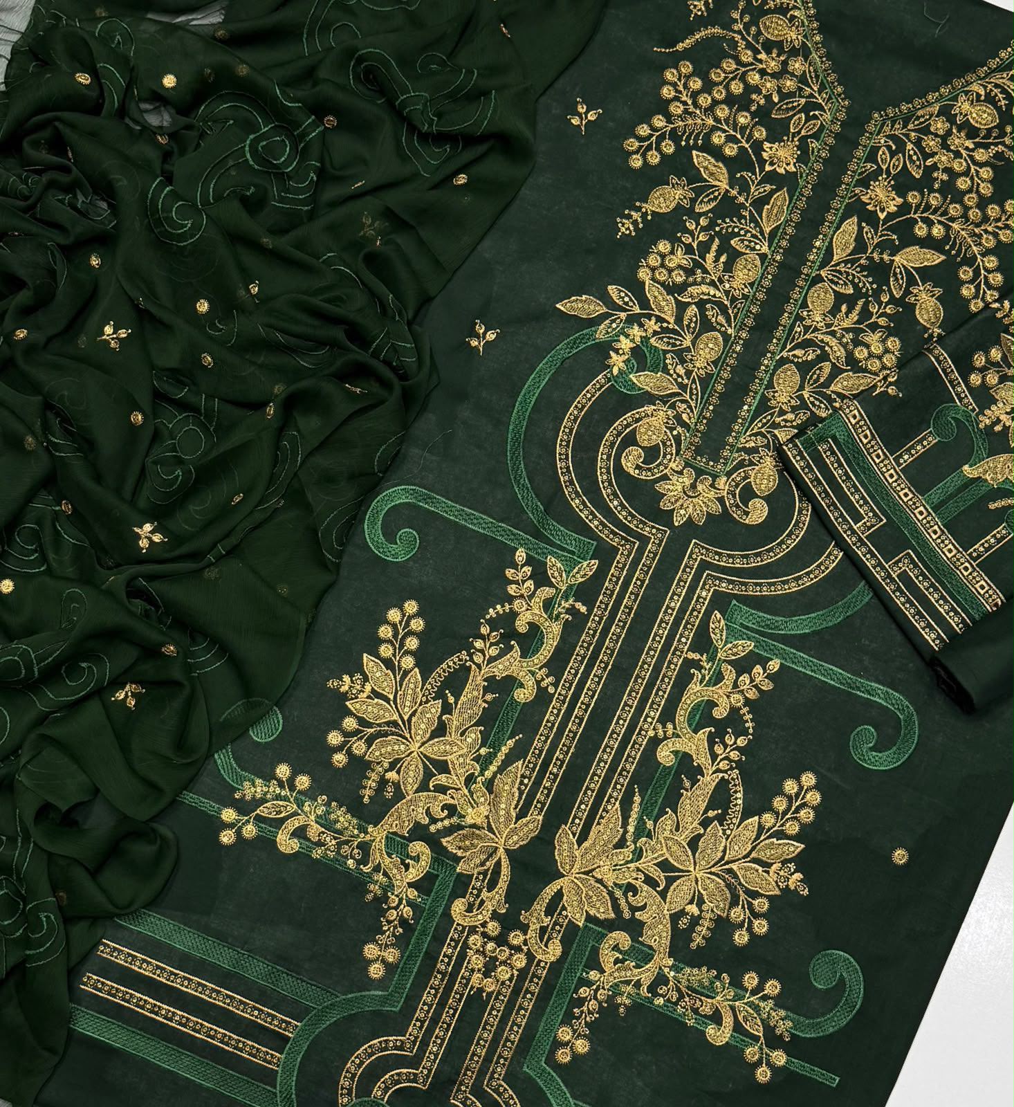 Maria B 6172 Summer Collection – Heavy Embroidered Airjet Lawn Suit with Chiffon Dupatta