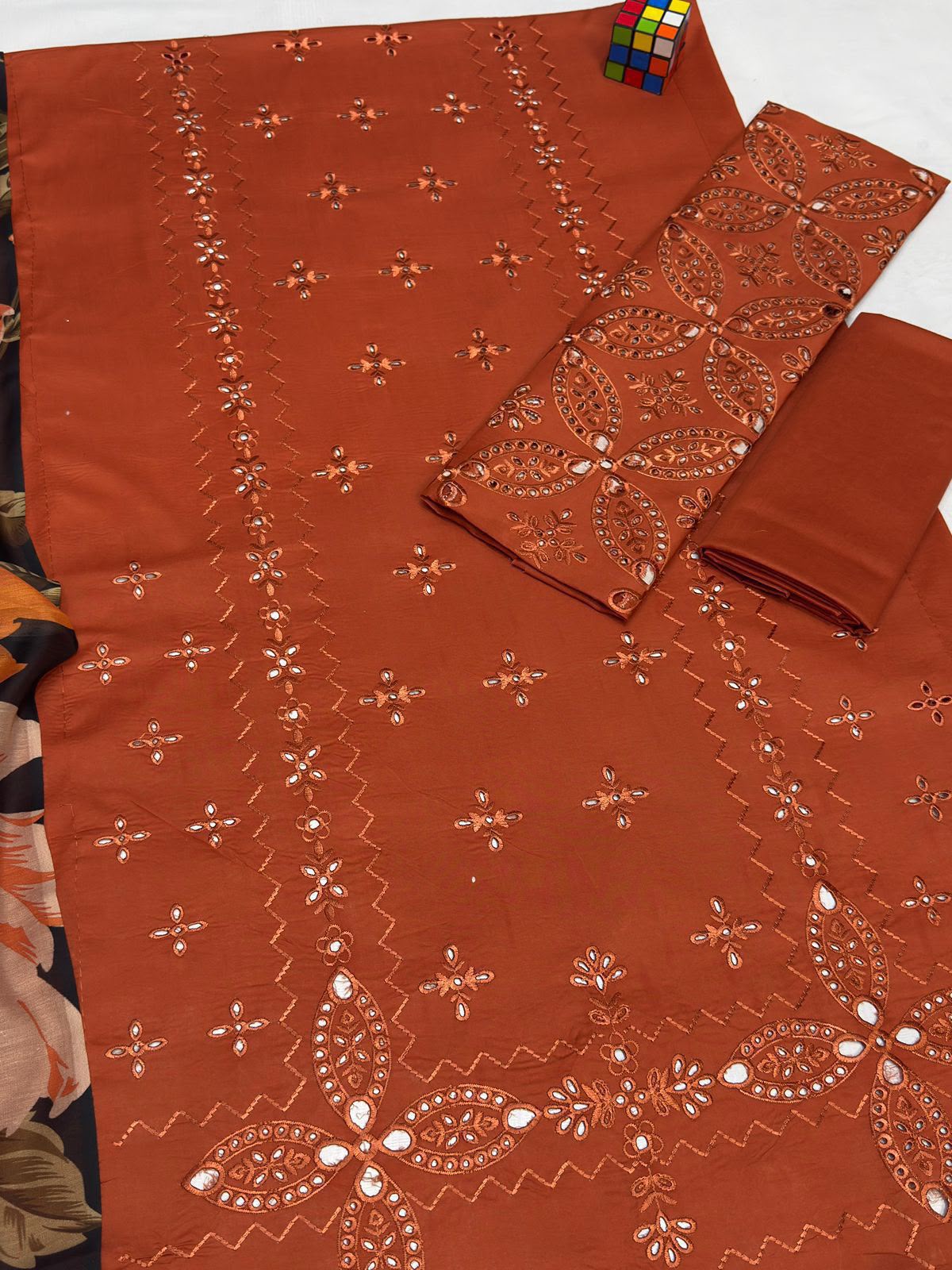 Iznik 5009 Summer Collection – Luxury Chikankari Embroidered Airjet Lawn Suit with Printed Dupatta